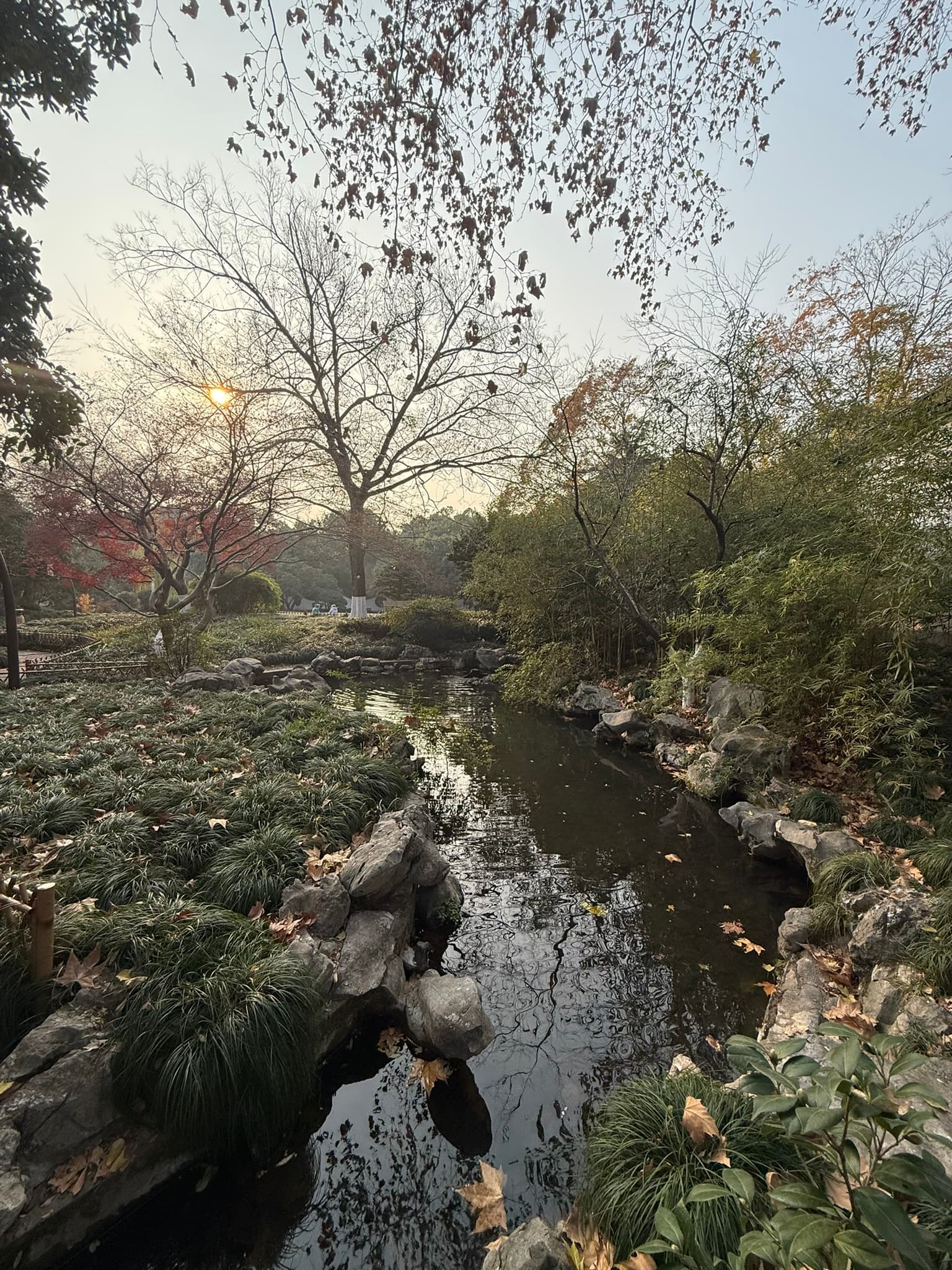 Hangzhou, the West Lake at dusk